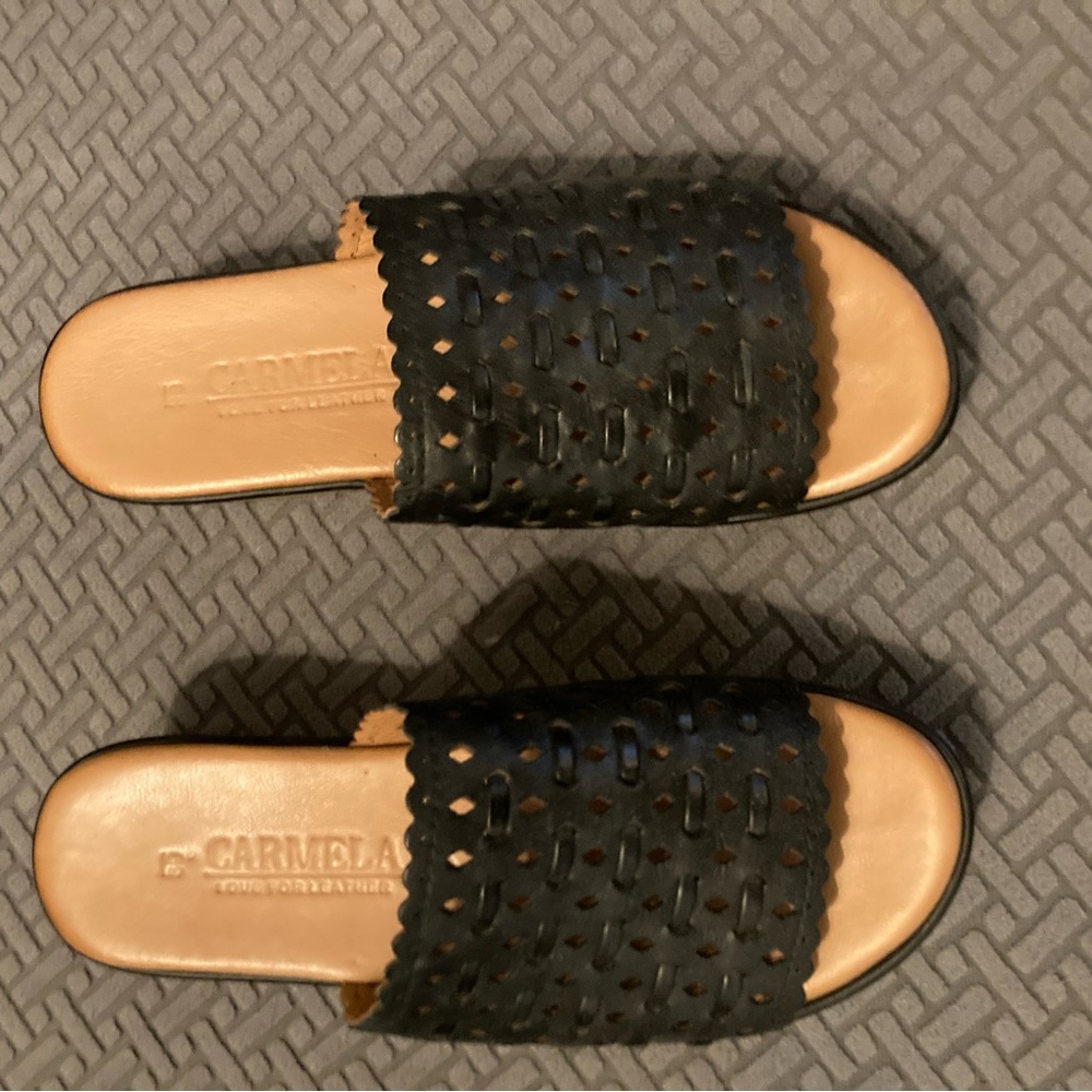 Carmela Black Wedge Sandals Sz 8